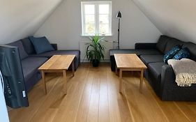 Tag lejlighed i hyggelig landsby på Stevns
